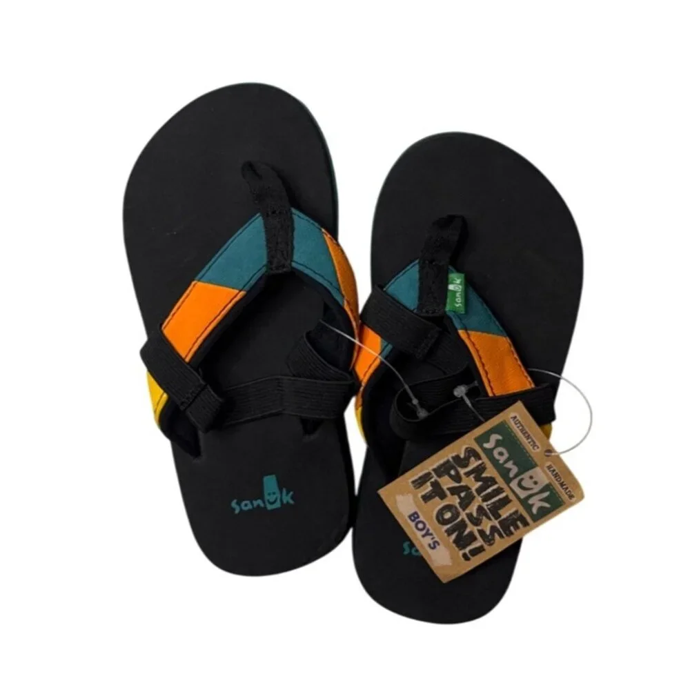 NWT Sanuk Boys Block Party Sandals 10-11 Comfortable Durable Flip Flops Beach